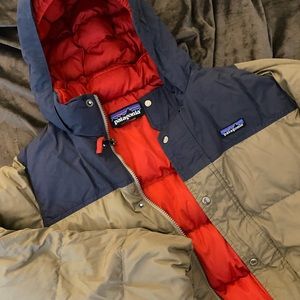 Patagonia Boy’s Down Hoody. Size XL.